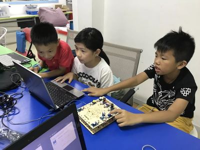 米粒創(chuàng)客夏令營精彩回顧 網(wǎng)絡投資管理及咨詢的實踐探索